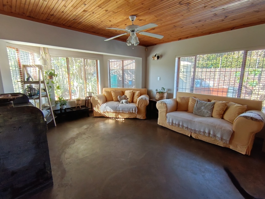 3 Bedroom Property for Sale in Wavecrest Eastern Cape